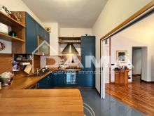 Casa Indipendente con Due Appartamenti in zona Ricercata e Servita 0118