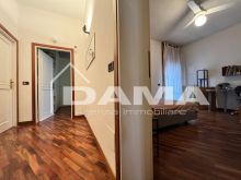 Casa Indipendente con Due Appartamenti in zona Ricercata e Servita 0124