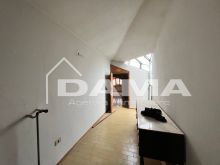 Casa Indipendente con Due Appartamenti in zona Ricercata e Servita 0138