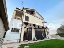 Villino di recente costruzione con ampi spazi e finiture di pregio a Borgo Sisa 41