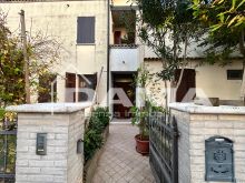 Villino di recente costruzione con ampi spazi e finiture di pregio a Borgo Sisa 57