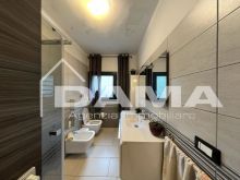 Elegante appartamento ristrutturato con balconi e garage – Zona Parco delle Stagioni, Forlì_bagno 22