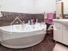 Trilocale con Terrazzo Loggiato e Affaccio nel Verde - Via Forlanini 25