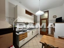 Appartamento Due Camere Piano Alto con Garage in zona Servita 10