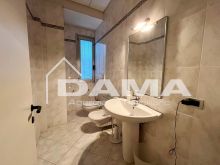 Ufficio con ingresso indipendente e parcheggio privato a Coriano 02