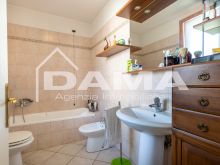 Casa indipendente con 3 appartamenti e ampio giardino privato – San Martino in Villafranca 51