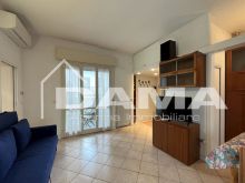 Ampio bilocale con terrazzo perimetrale e posto auto_SOGGIORNOCUCINA01