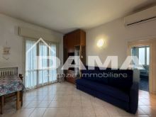 Ampio bilocale con terrazzo perimetrale e posto auto_SOGGIORNOCUCINA03