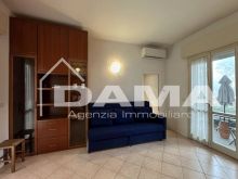 Ampio bilocale con terrazzo perimetrale e posto auto_SOGGIORNOCUCINA08