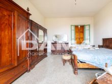 Casa indipendente con terreno_camera primo primo3