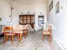 Casa indipendente con terreno_zona giorno1