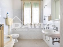 Casa indipendente con terreno_bagno