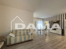 Luminoso appartamento ristrutturato con terrazzo abitabile in zona Piscina_soggiorno cucina06