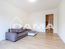 Musicisti_Luminoso e Ristrutturato Due Camere con Garage, Posto Auto e Cantina11