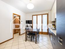 Grazioso trilocale con terrazzi e posto auto a Carpinello 06