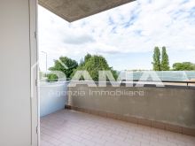 Grazioso trilocale con terrazzi e posto auto a Carpinello 08