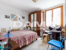 Casa indipendente con 3 appartamenti e ampio giardino privato – San Martino in Villafranca 48