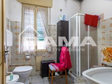 Casa indipendente con 3 appartamenti e ampio giardino privato – San Martino in Villafranca 74