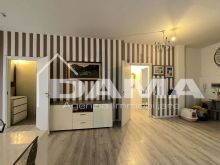 Luminoso appartamento ristrutturato con terrazzo abitabile in zona Piscina_soggiorno cucina08