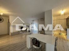 Luminoso appartamento ristrutturato con terrazzo abitabile in zona Piscina_soggiorno cucina09