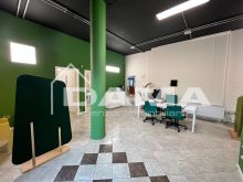 UFFICIO VIA GORIZIA CON VETRINE E PARCHEGGIO 16