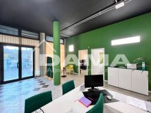 UFFICIO VIA GORIZIA CON VETRINE E PARCHEGGIO 27