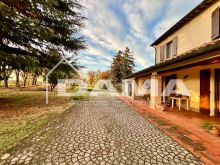 Casolare di Campagna di Ampie Dimensioni Divisibile in Due Unità Abitative32